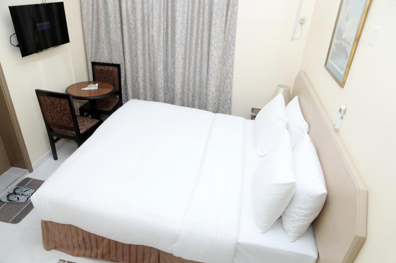 Blue Sky Way Hotel - Gold Tower Building Dubai Ngoại thất bức ảnh