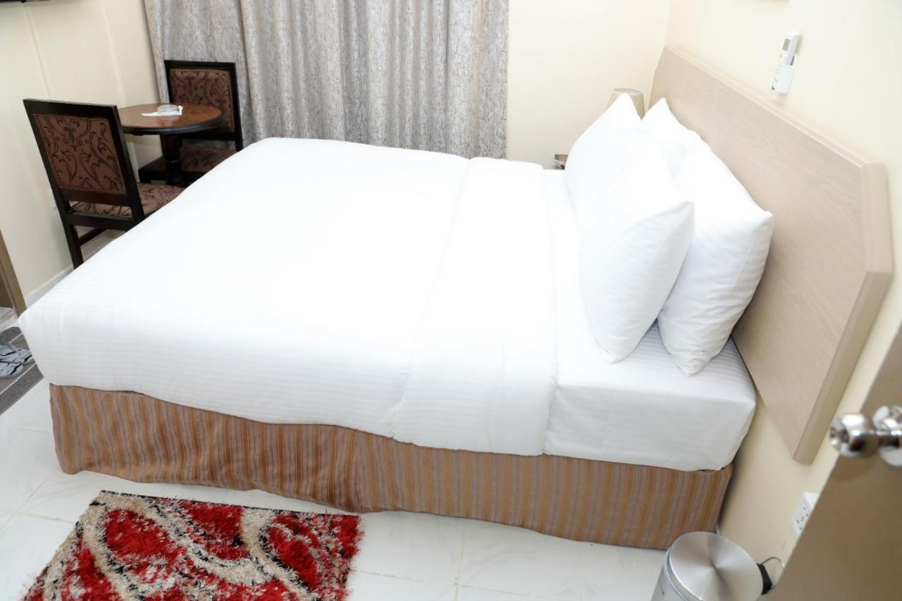 Blue Sky Way Hotel - Gold Tower Building Dubai Ngoại thất bức ảnh